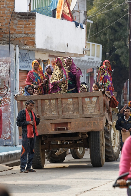 Sur la route d'Orchha-097